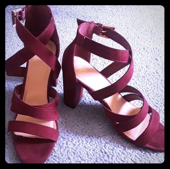 NY & Company  heels - Picture 1 of 5